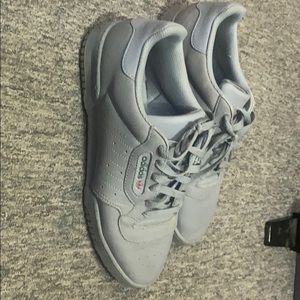 YEEZY CALABASAS   GREY